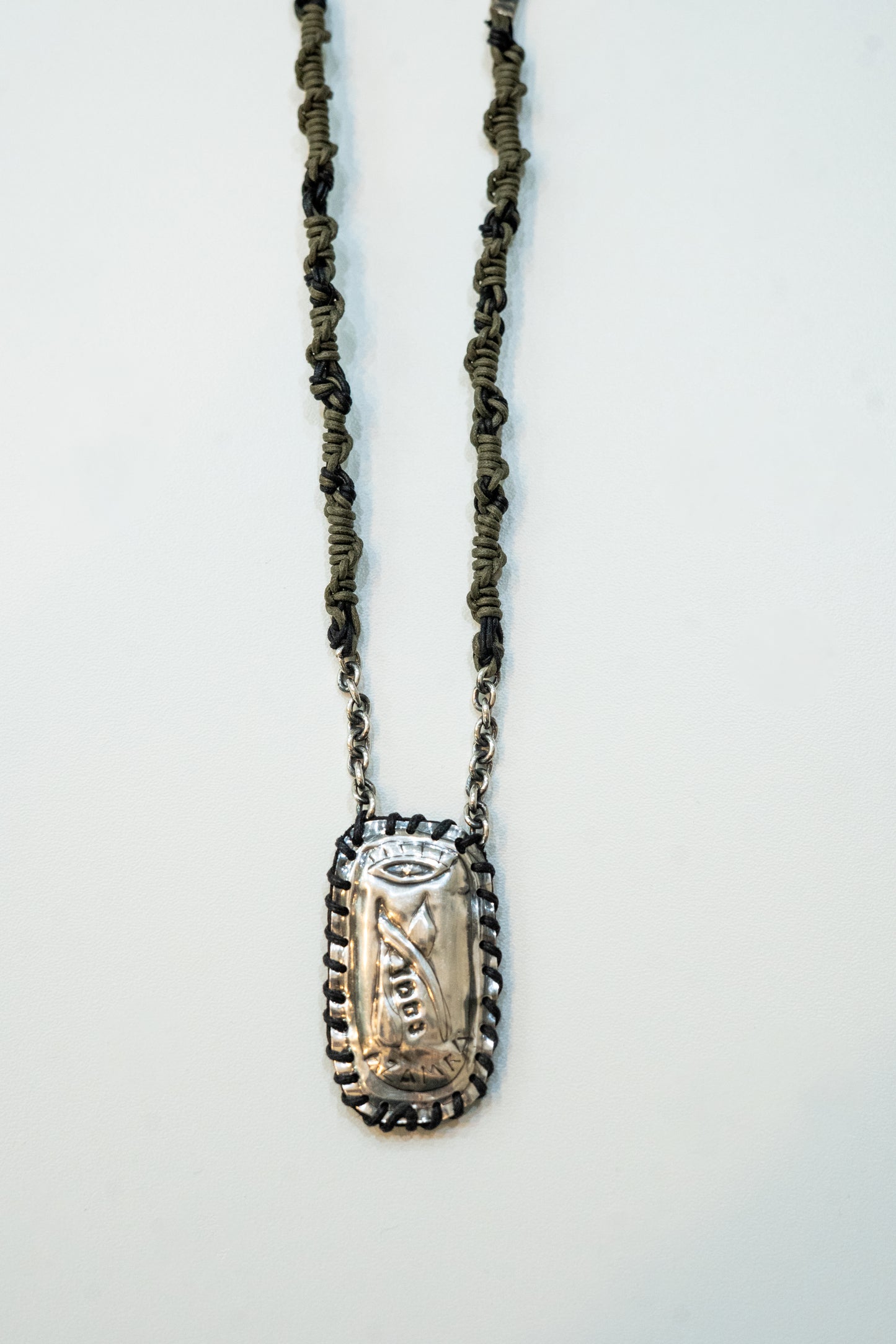 Collier kaki avec Petek de Rabbi Nahman – bijou Breslev contenant la ségoula Na Nah Nahma Nahman Meouman