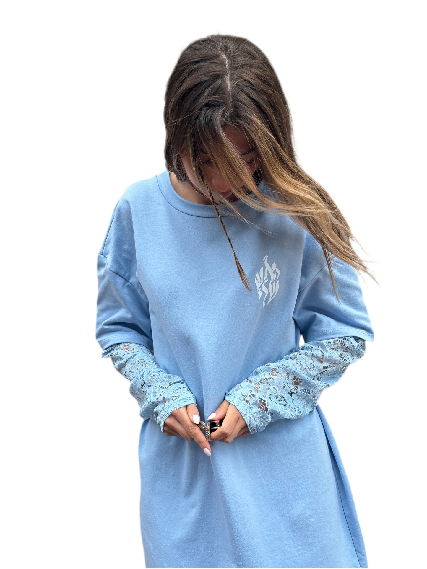 Robe tsniout bleue Aesh Sheli, manches longues dentelle sous manches courtes, logo poitrine