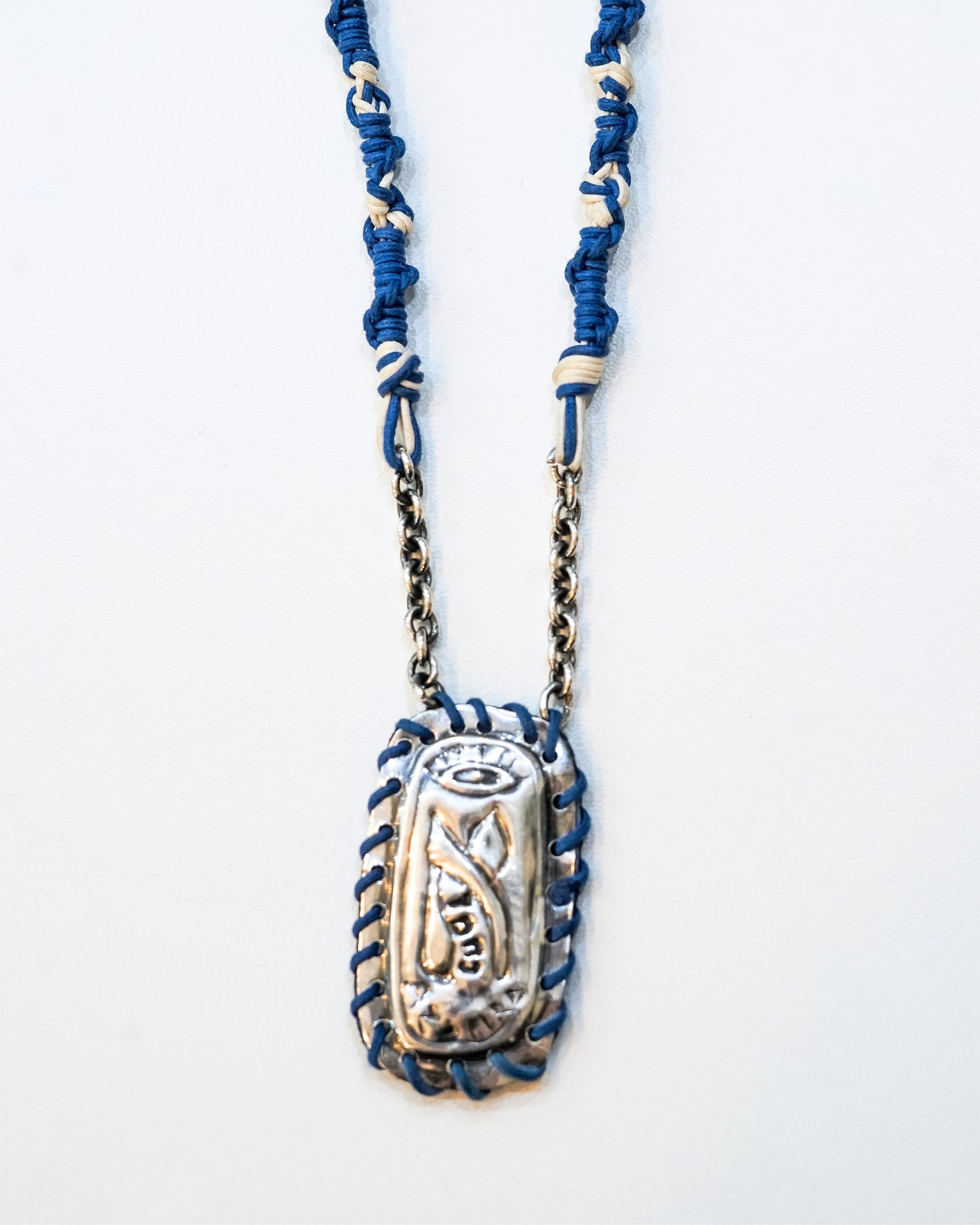 Collier Petek Tsitsit bleu avec plaque argentée Azamra Nahman – Ségoula Breslev Na Nah Nahma Nahman Meouman