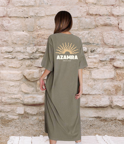 Robe tsniout oversize kaki, grand motif soleil bohème imprimé dans le dos chez Azamra