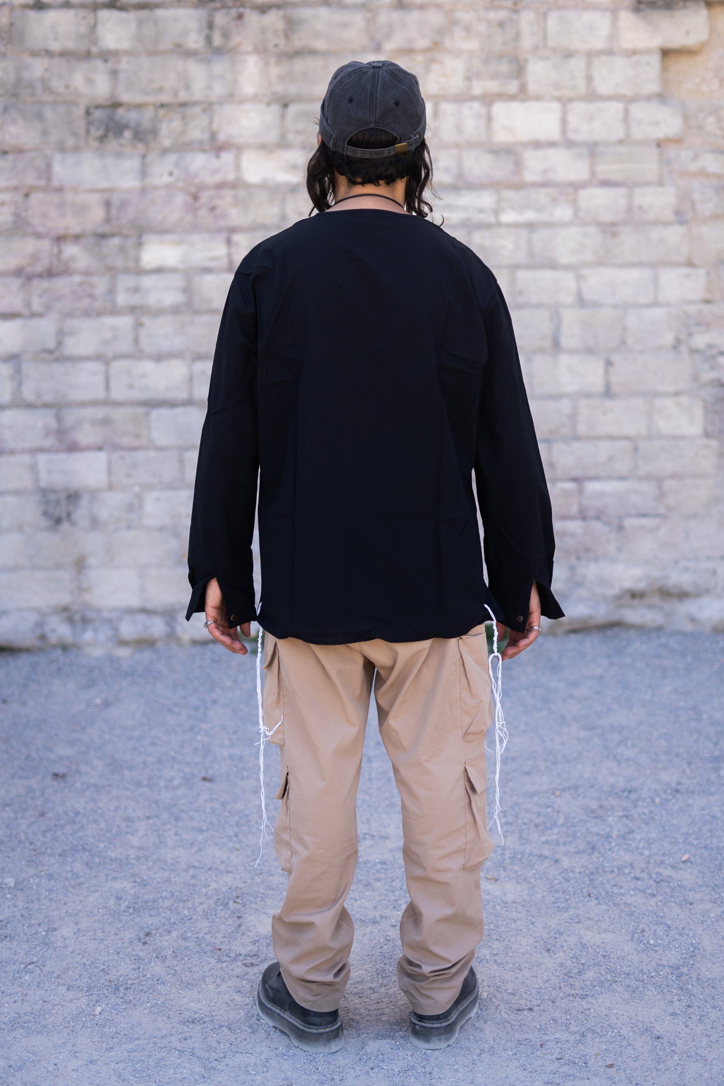 Vue arrière de la tunique noire – coupe ample, inspiration boho